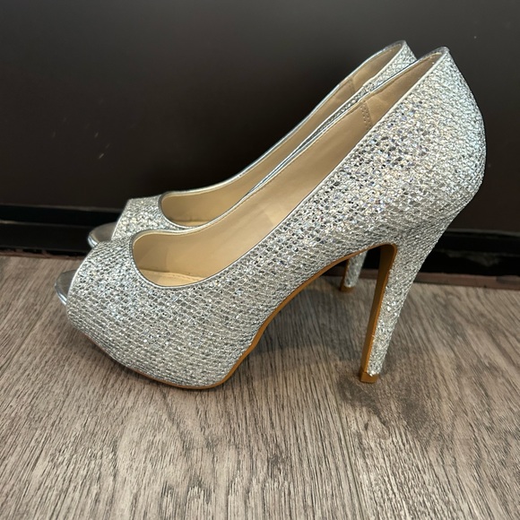Aldo silver sparkle peep toe pumps - Picture 5 of 5